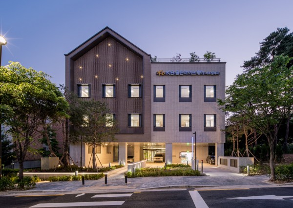 KB골든라이프케어 서초 빌리지 사진 1